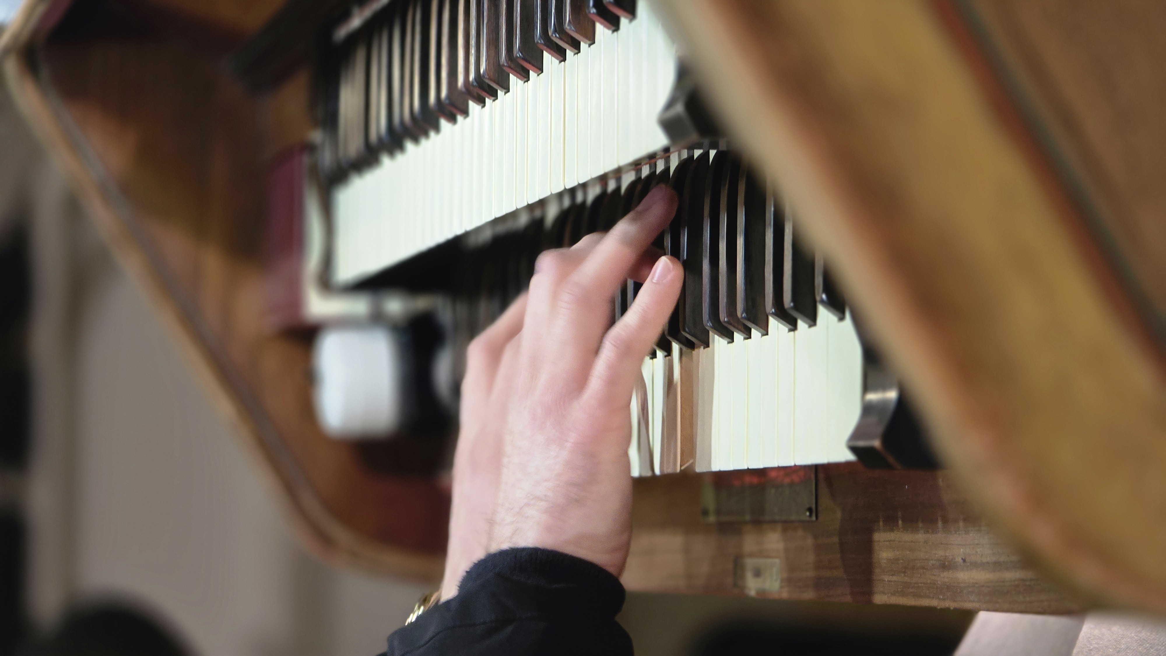 Bach-koncertkörút négy helyszínen – a PTE MK orgonistáinak sikeres fellépéssorozata