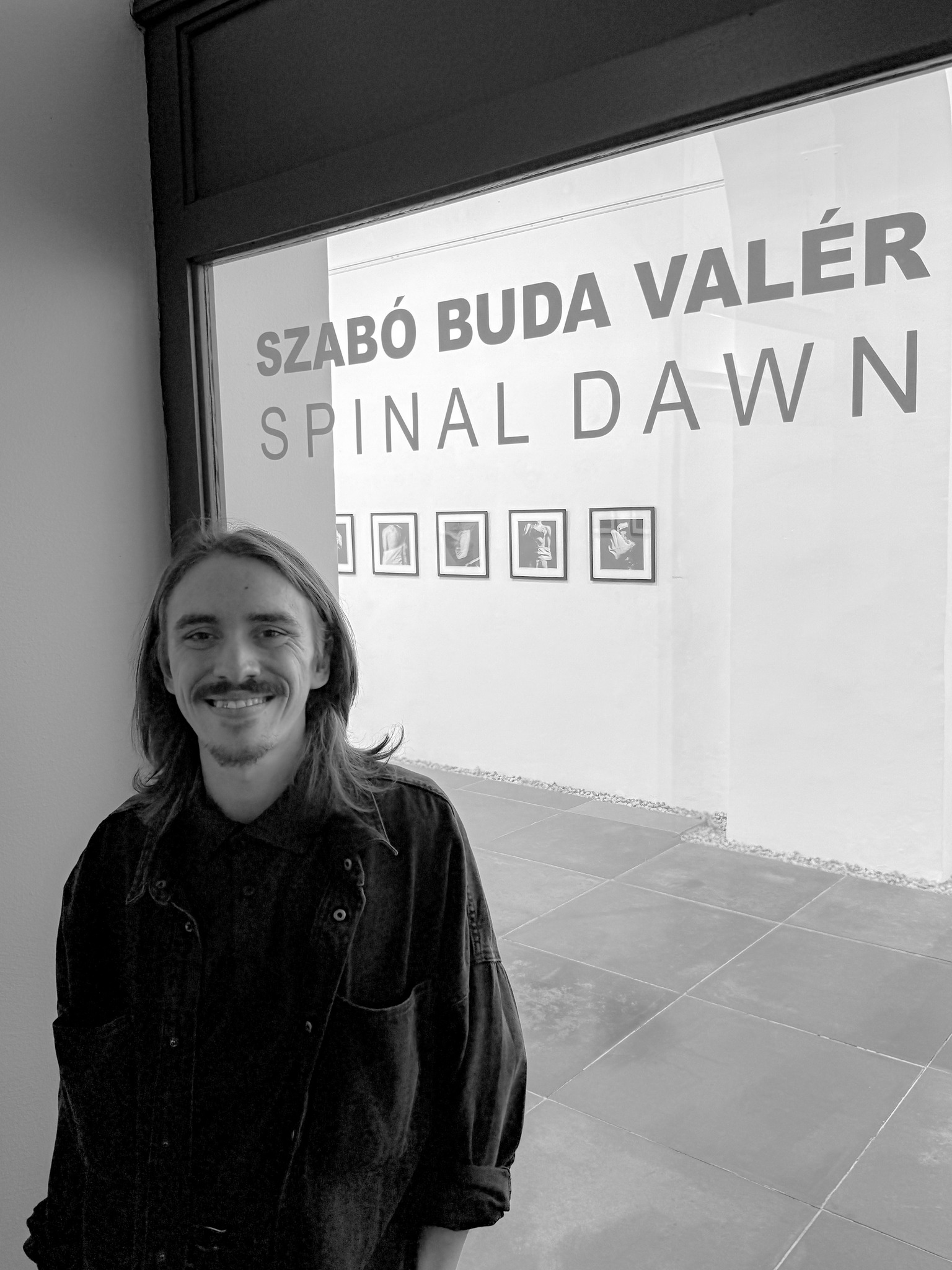 Pénteken nyílt meg és április 2-áig várja látogatóit a Nick Gallery-ben Szabó Buda Valér, tervezőgrafikus hallgatónk Spinal Dawn című, első önálló kiállítása