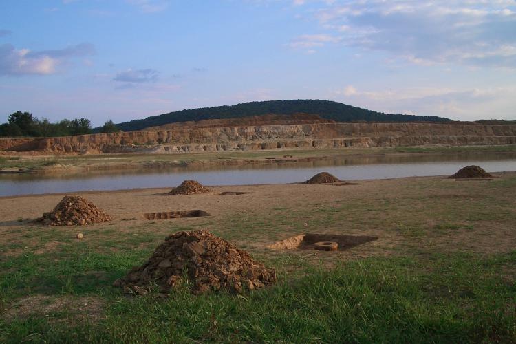 Excavation II, Fenomén Gemer, Slovakia, diameter 30 metres, clay, 2015/6